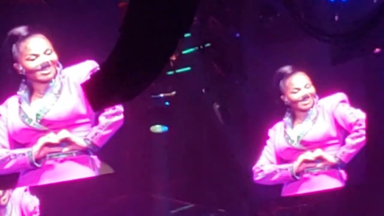 Janet Jackson Brings Out Jermaine Dupri, Performs New Song - State Farm Arena Atlanta, GA 4/26/23