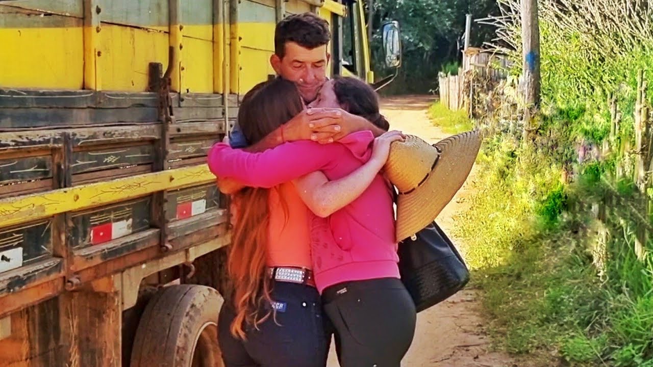 Meus pais vieram na nossa Casa/ meu pai comprou Vacas do Fabio/  Tirando Leite/ Tio Chicão/ Família