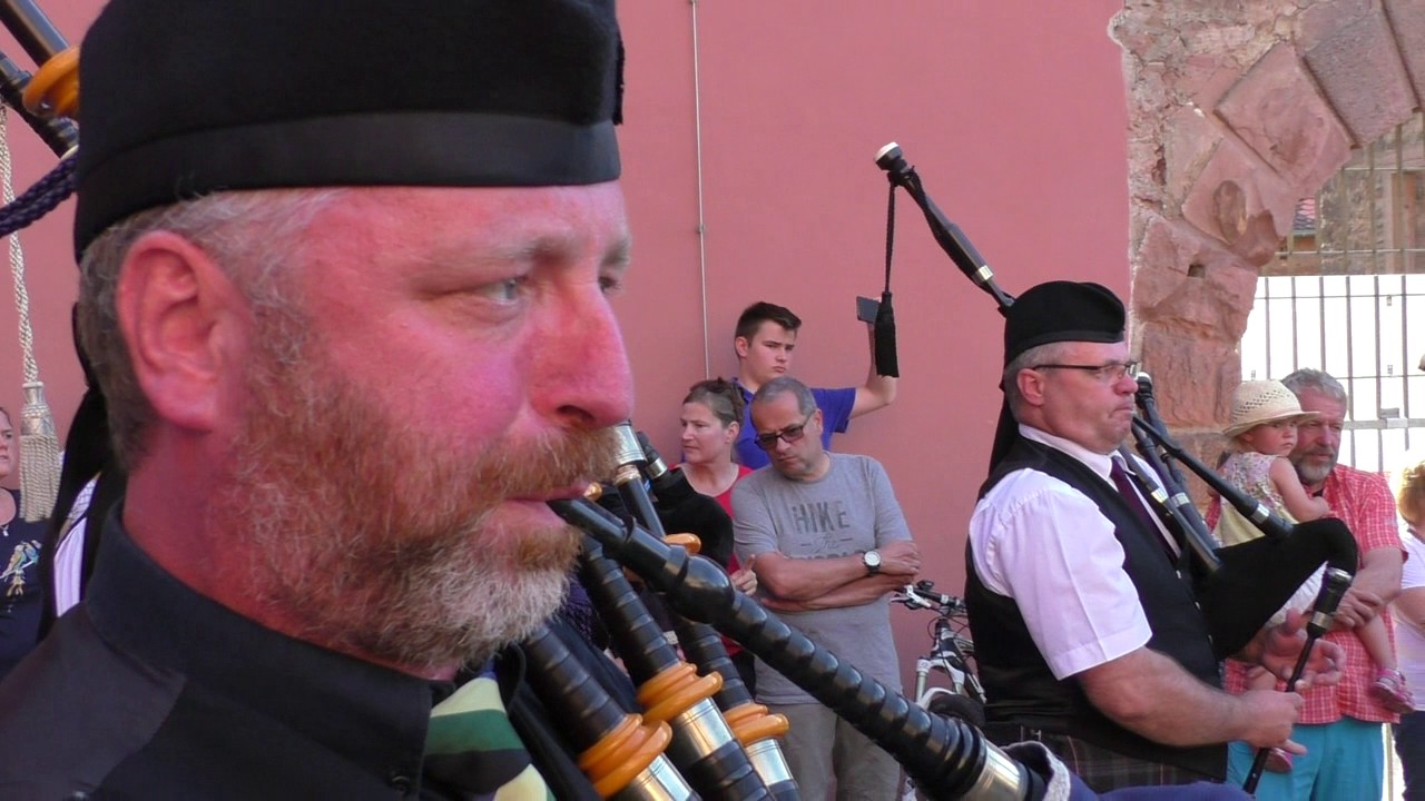 2017 07 29  Burg Breuberg mit Dudelsack Spiel