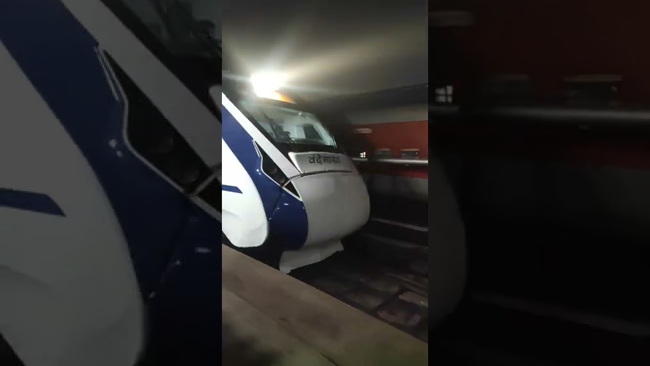 22447 NEW DELHI to UNA Vande Bharat Express Arriving at New Delhi(NDLS) Railway Station