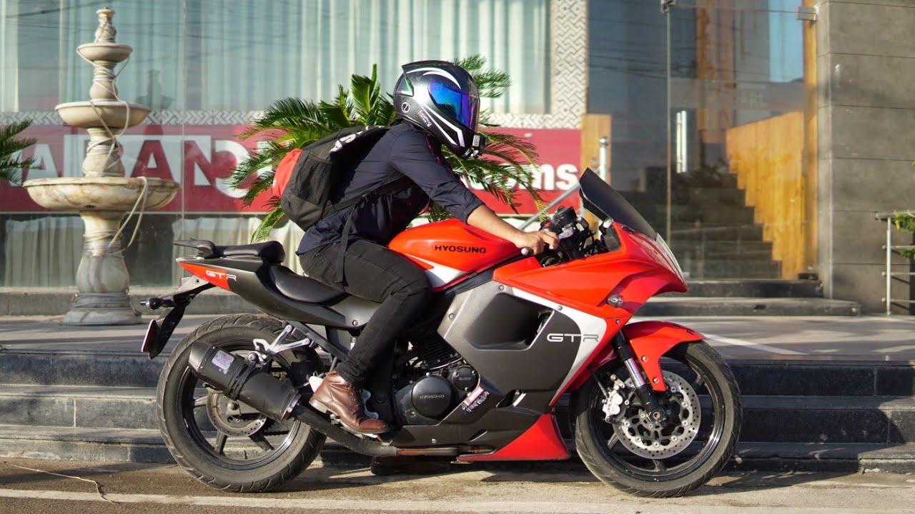 Riding the Hyosung GTR | Size Matters!