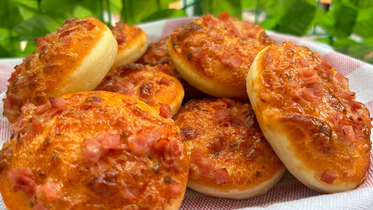 Mini pizze - brze, mekane i vazdušaste! Idealne za predjelo i za posluženja!