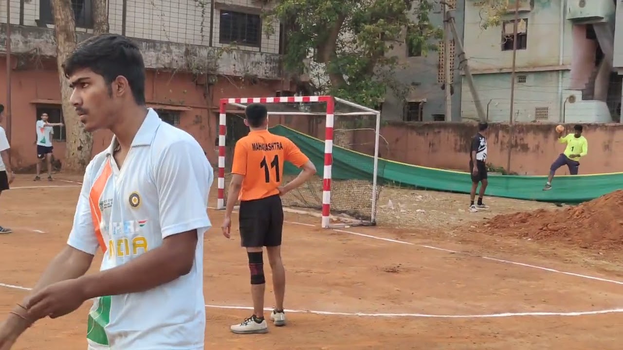 Maharashtra 🇻 /🇸 Himachal pradesh handball match national game's...🤾#handballmatch #public#handball