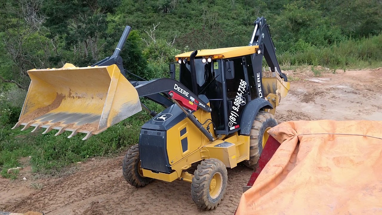 Retroescavadeira John Deere