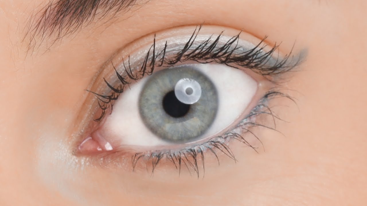 Sofort wachere Augen mit DIESER Farbe (lässt blaue Augen strahlen)