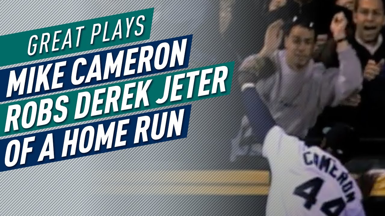 Mike Cameron Robs Derek Jeter of a Home Run
