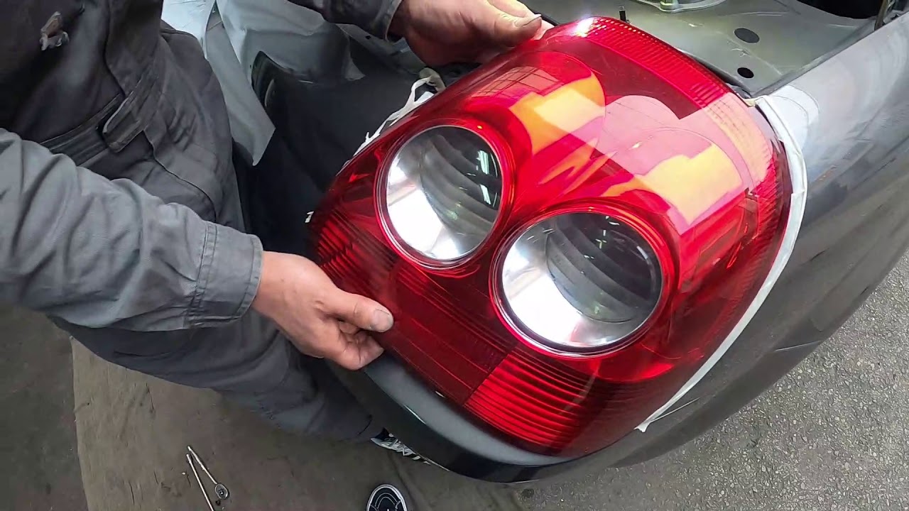 ＺＺＷ３０　ＭＲ－Ｓ　テールランプ　外し　ていきます　！！ 外し方　MR-S MRS ZZW30　外し方　取り外し　TOYOTA