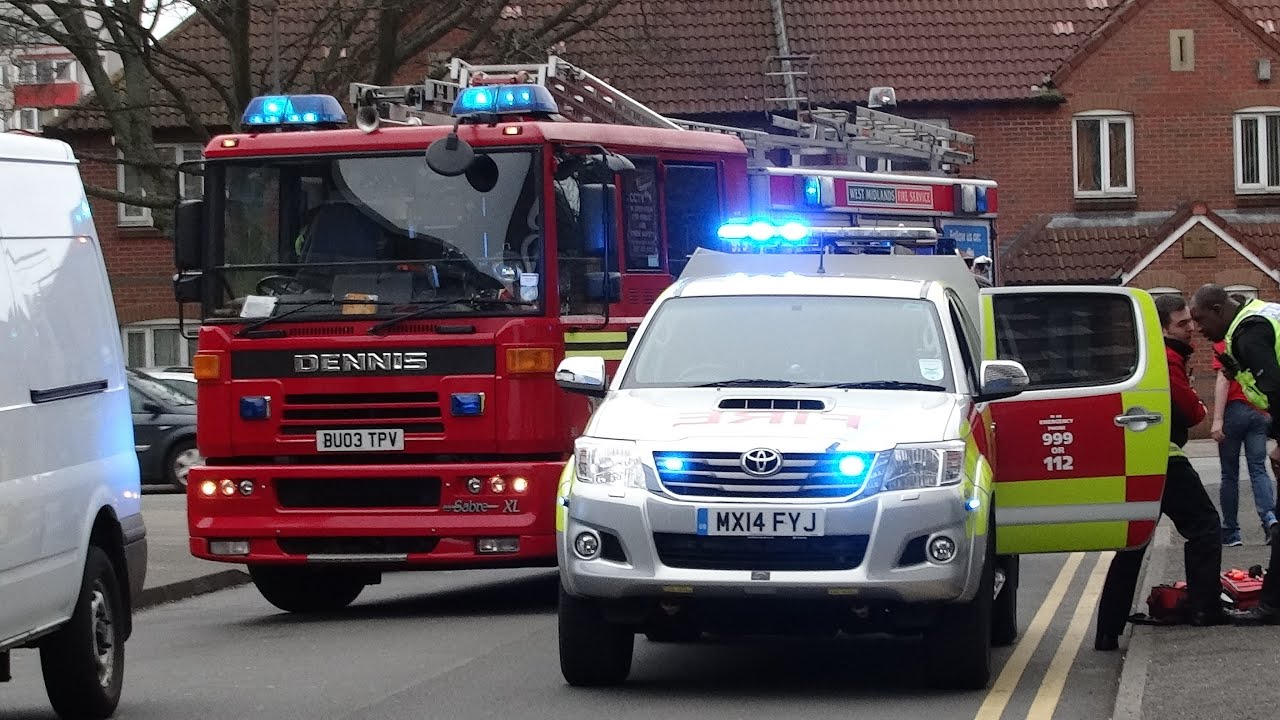 Air Horn: Multiple fire engines responding with siren and lights (Dennis Sabres x3)