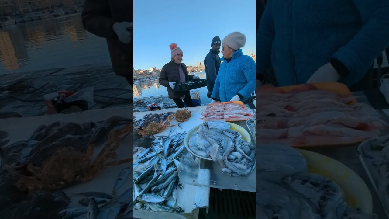 Marché du dimanche au Vieux-Port de Marseille 👍🤗💝