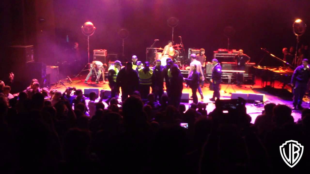 Cops invade Royal Headache show at the Sydney Opera House, May 23, 2015
