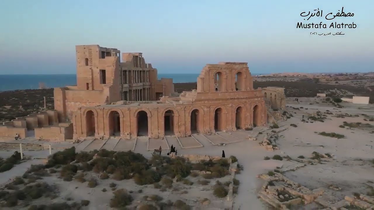 اثار صبراتة - المسرح و حلبة المصارعة