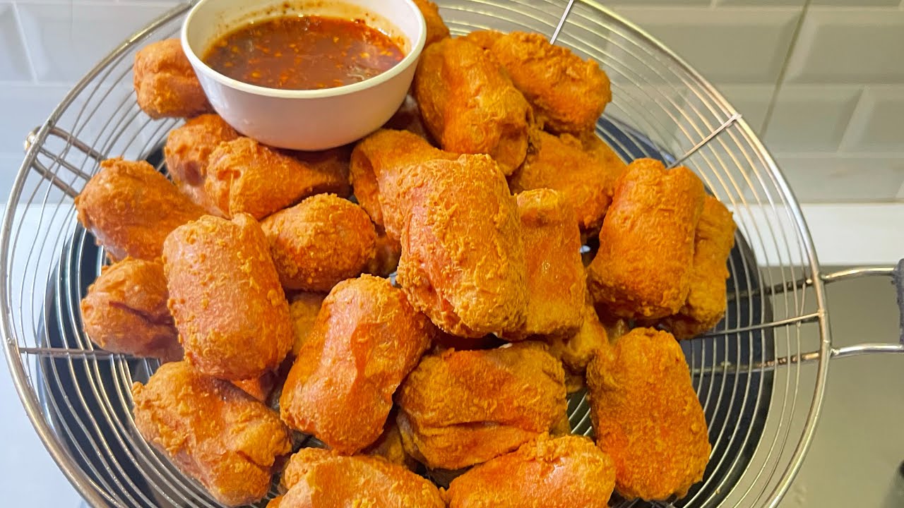 ไส้กรอกแดงทอดกรอบ น้ำจิ้มไก่หรือน้ำจิ้มลูกชิ้นกรอบอร่อยมาก