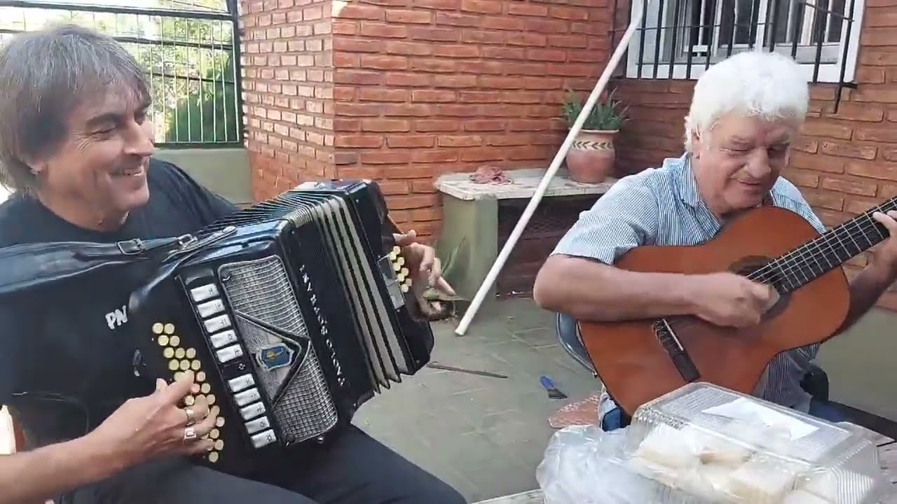 Mario Torres junto al maestro Toti Aguilar // Chamamé 