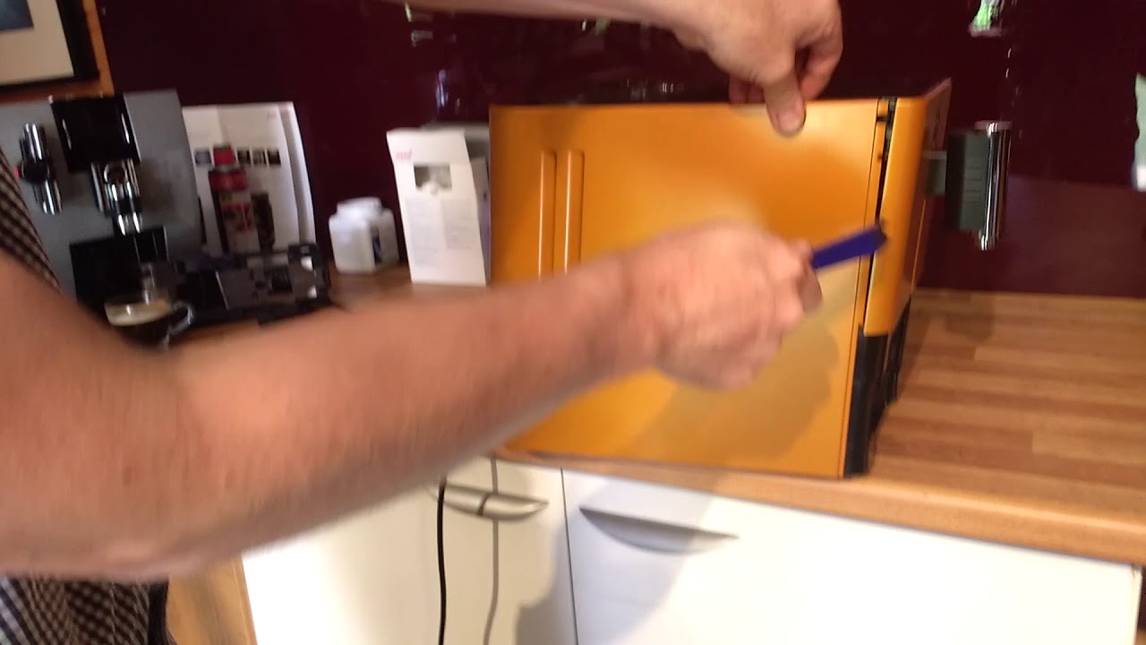 Jura Micro side removal