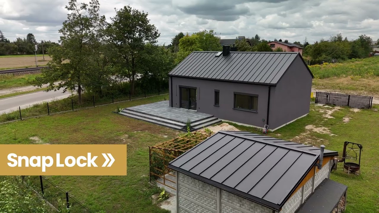 Rąbek zatrzaskowy Snap Lock oraz rynna podwieszana Struga Quattro RAL 9005