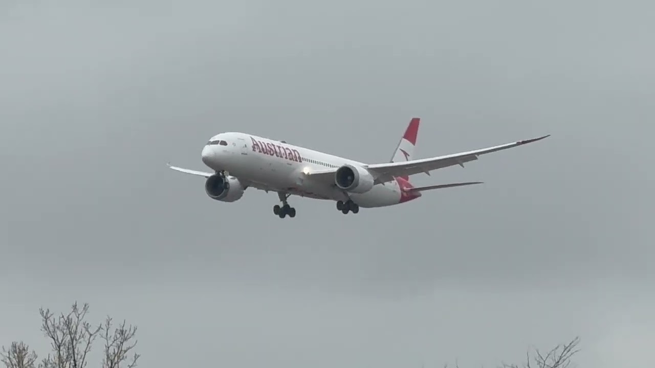 Heavies Austrian Air 787-9 and Lufthansa A340-642