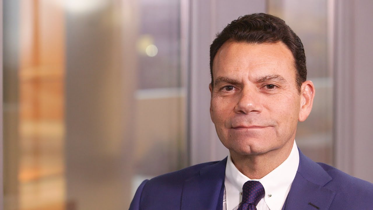 Meet Plastic Surgeon Dr. Eduardo Rodriguez