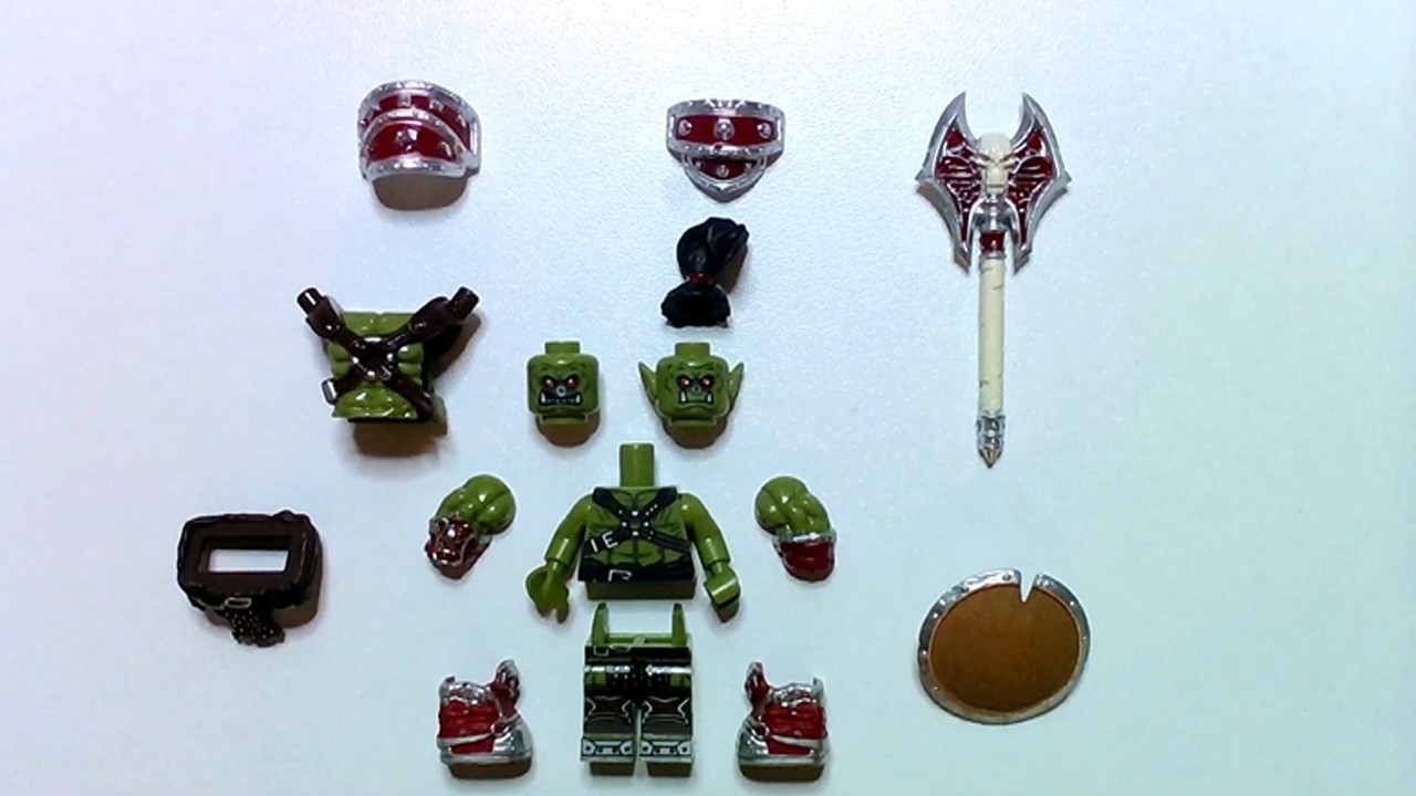 Custom  Lego Minifigure Ork mit Rundschild / Unofficial Minifigure