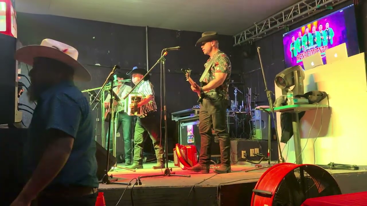 Los Pérez De La Sierra en La Fiesta 🔥Así se vive un viernes en Fresno 🇲🇽 | DCMFVerses 