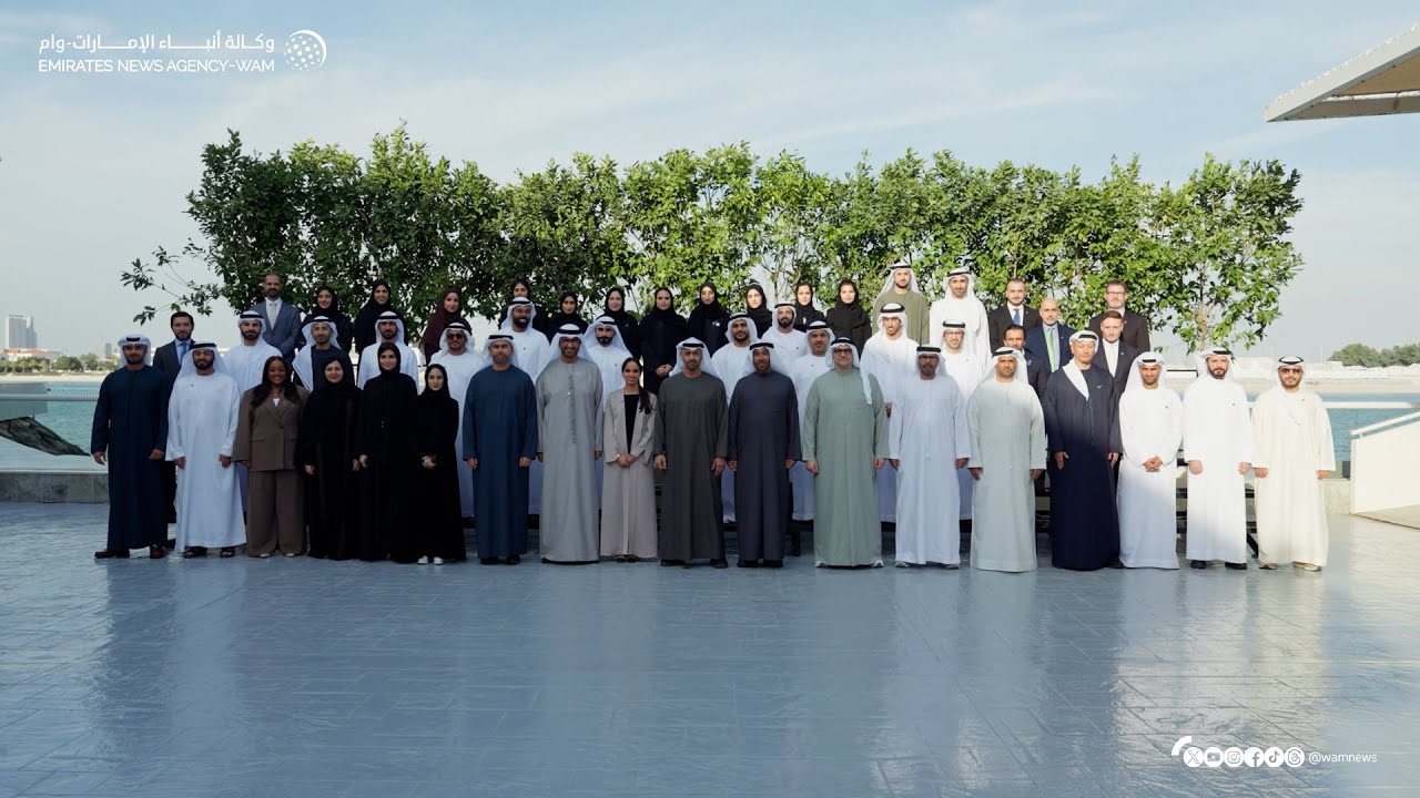 رئيس الدولة يستقبل وفد 