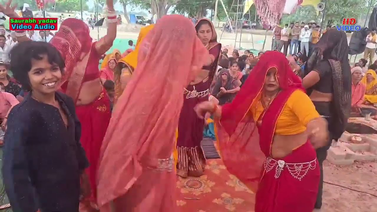 बना बेशर्म तेरे पीछे लाख शुनी घर वालों  की | भाभी जी धमाकेदार dance" आशिकी song | saurabhyadavkarhal