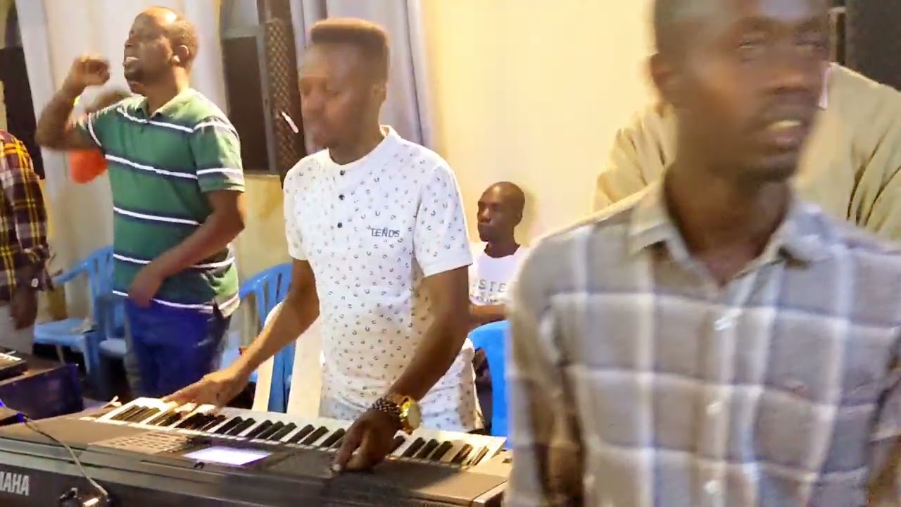 MUGITARAMO CYA BONANE ZIMURINDA WAYESU AKOZE IBITANGAZA UMURIRO URATSE MURI RESTORATION CHURCH RYABG