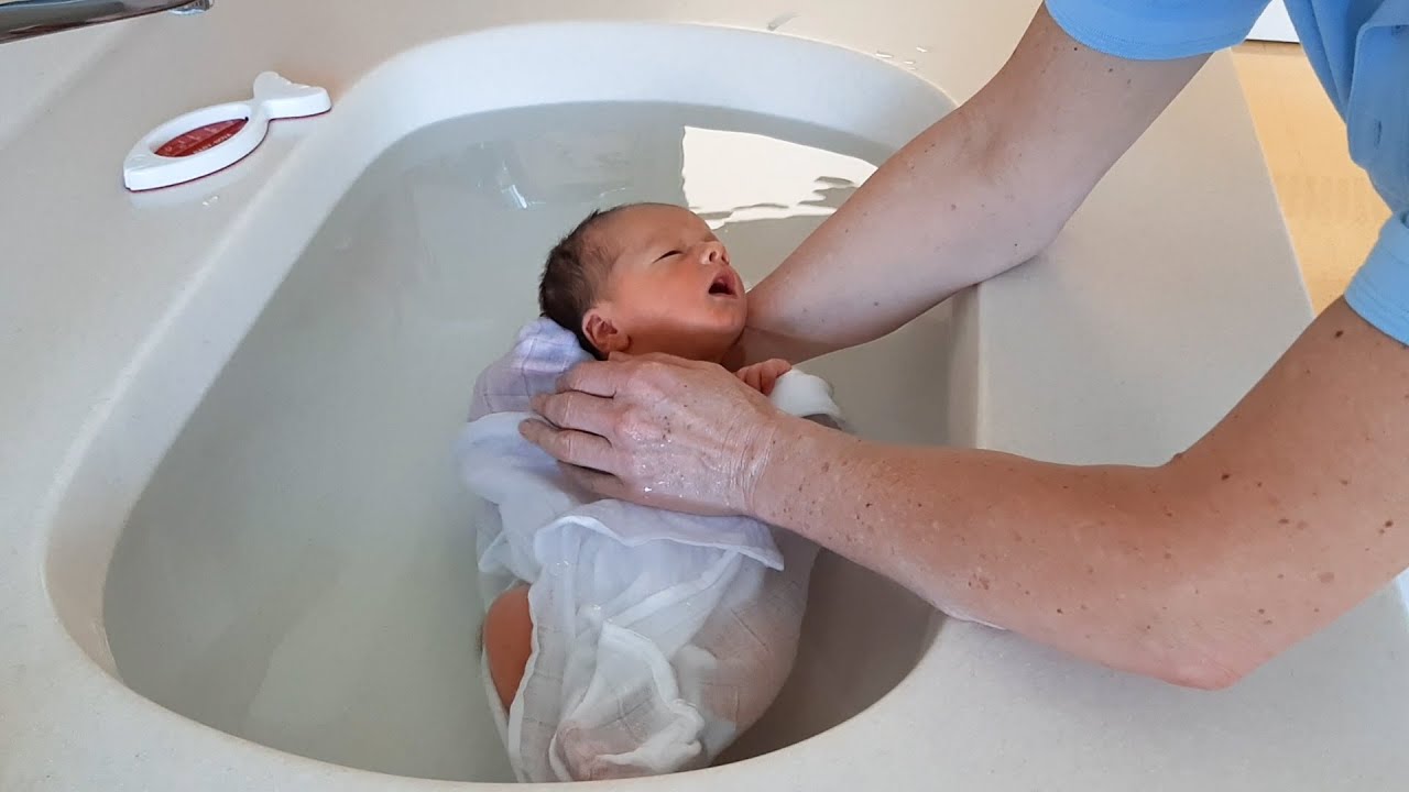 Basale Stimulation: Babybad