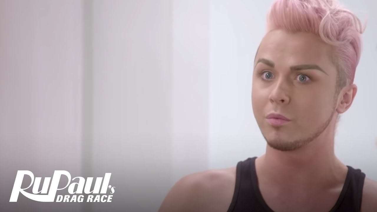 Whatcha Packin&rsquo;: Farrah Moan | S9 E8 | RuPaul's Drag Race