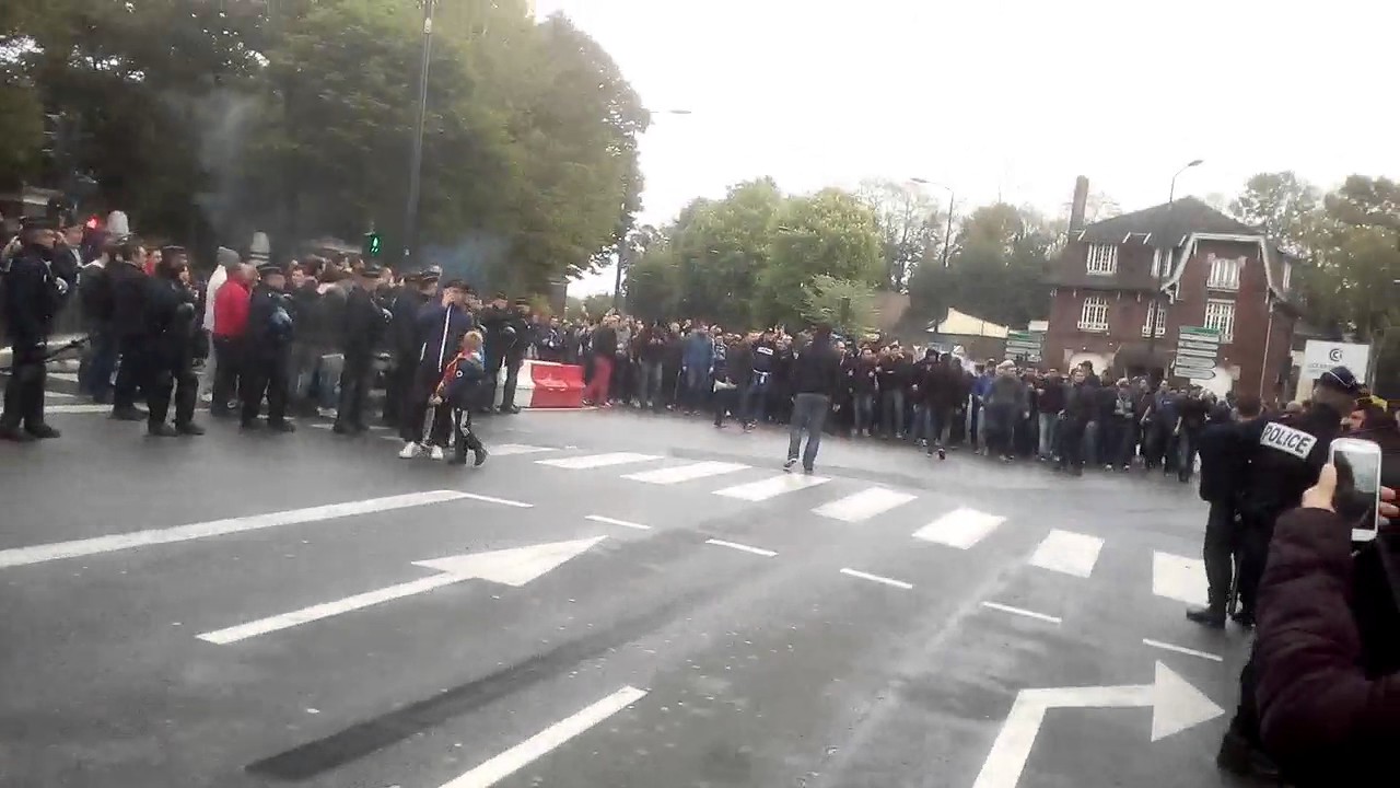 Échange entre les supporter Lensois et Strasbourgeois