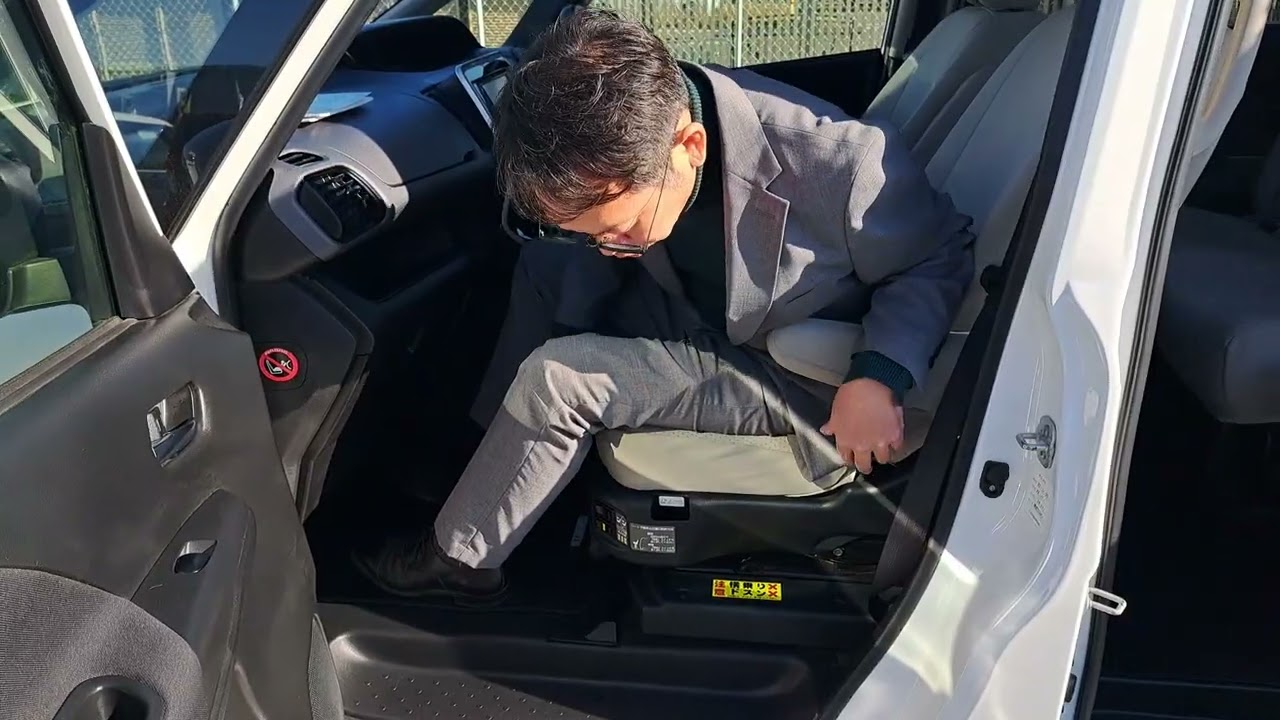 R7年ご納車　栃木県S様　R2年式セレナ送迎仕様車　助手席スライドアップシート付き