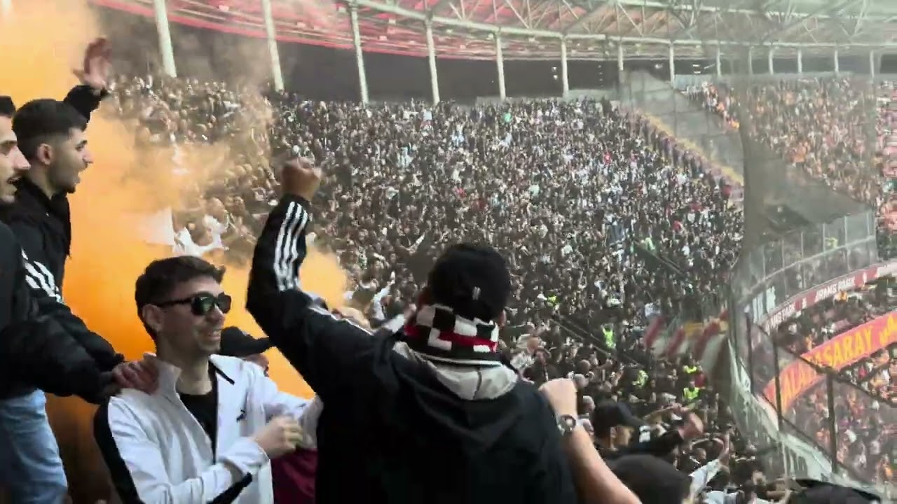 İNLEDİ SAMİYEN BEŞİKTAŞ DİYEE | Beşiktaş - galatasaray deplasmanı trib&uuml;n