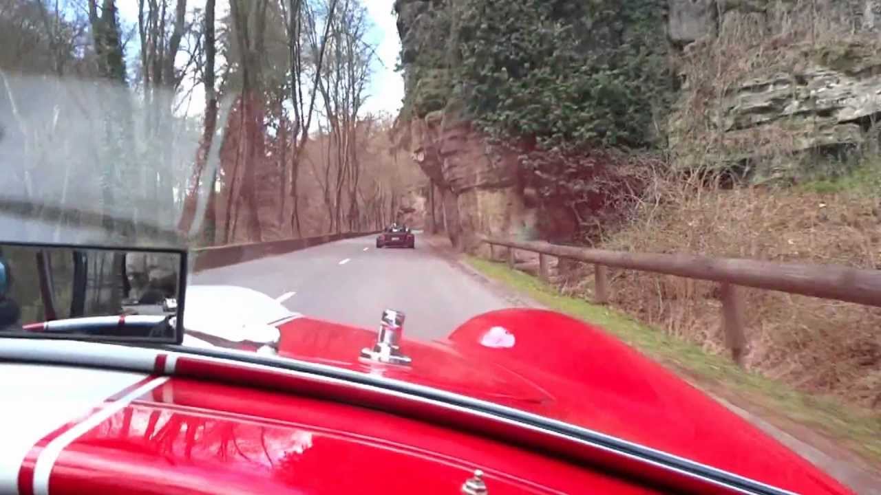 2 AC Cobra's 427 racing on a mountain road 2012. Enjoy the sound!!