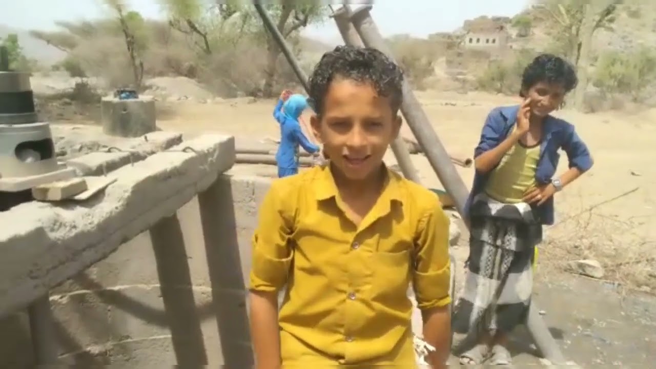 من معاناة أبناء حبيل حنش _ المسيمير _ لحج في البحث عن المياه وجلبها من الآبار