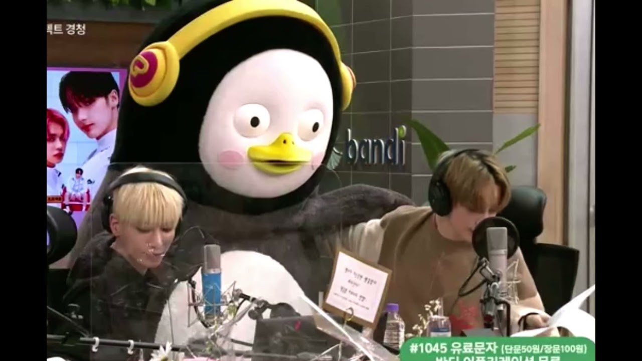 [TXT 막내즈] 펭수 : 휴닝... 날 너무 좋아하는 듯 !