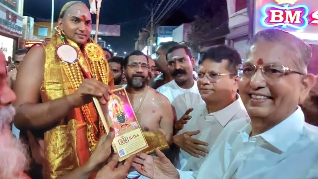 காஞ்சி சங்கர மடத்தின் இளைய பீடாதிபதி பட்டணப் பிரவேசம்