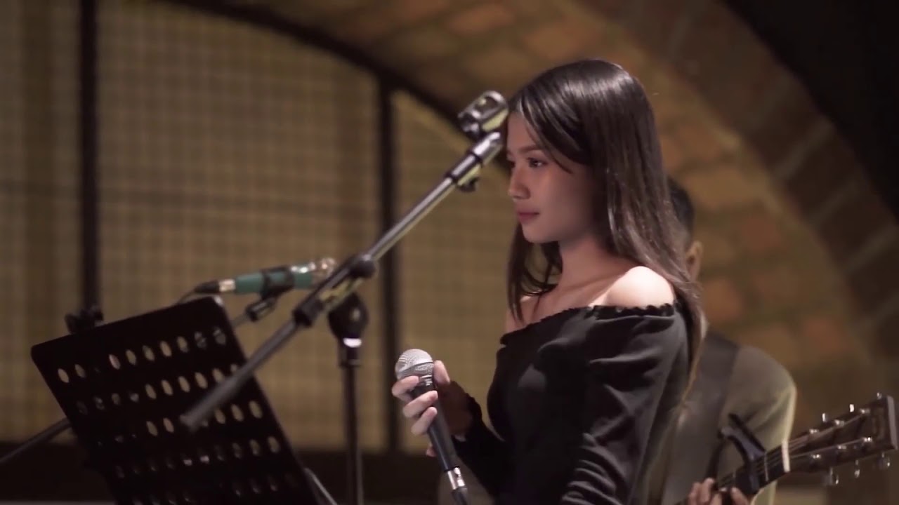 Apalah arti menunggu-Raisa (Cover by Maria Eka)