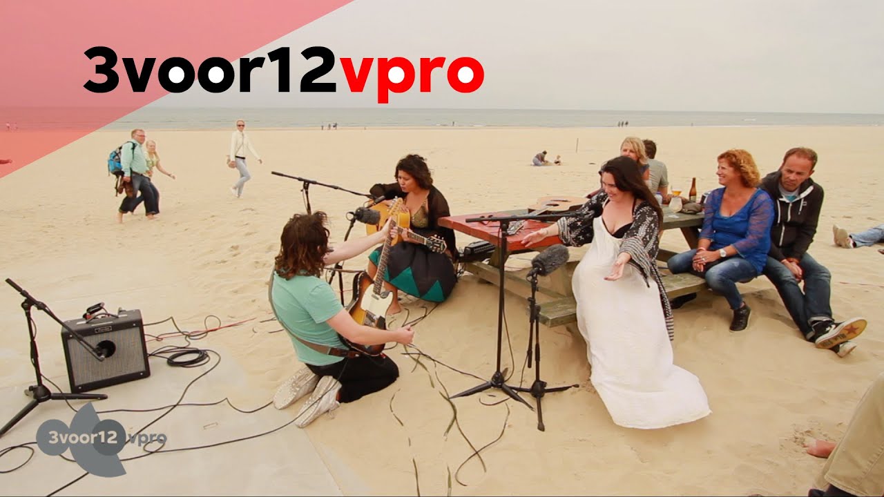 Liam Finn - Helena Bonham Carter (Live op Into The Great Wide Open 2014)