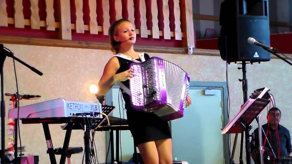 Karene Neuville una paloma blanca.....