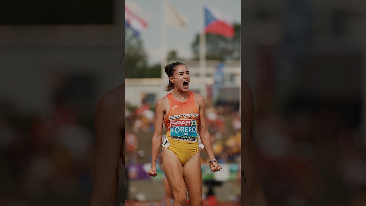 Maria Forero 🇪🇸 breaks away in the last kilometre to win the European U23 5000m in 15:43.44! 🫶