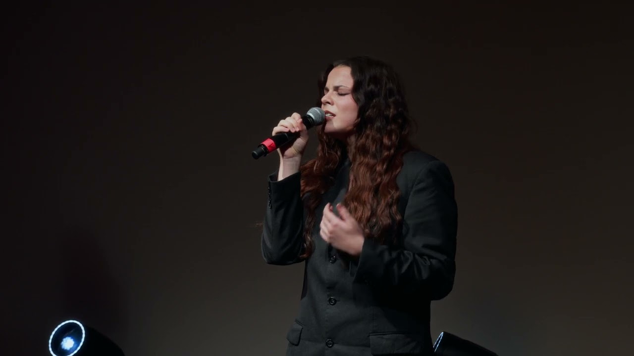 Christina Aguilera - Hurt (cover by Veronika)