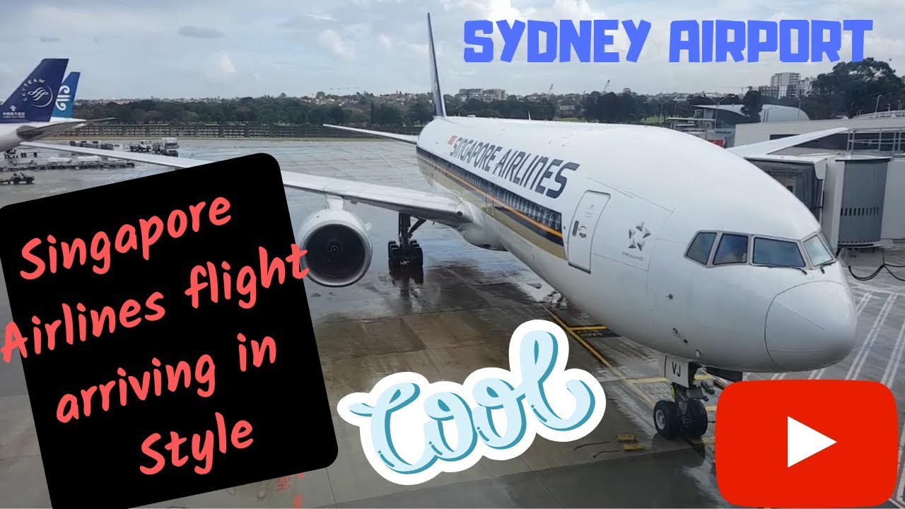 Singapore Airlines flight arriving at Sydney Airport