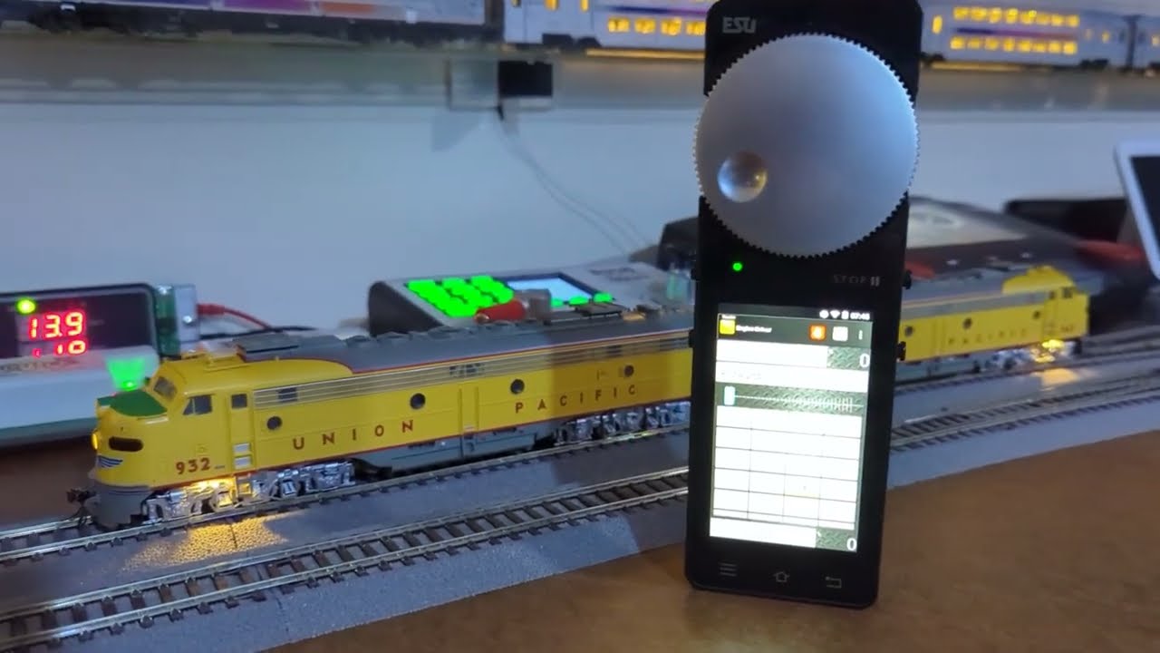 Test run Rapido HO scale EMD E8A Union Pacific