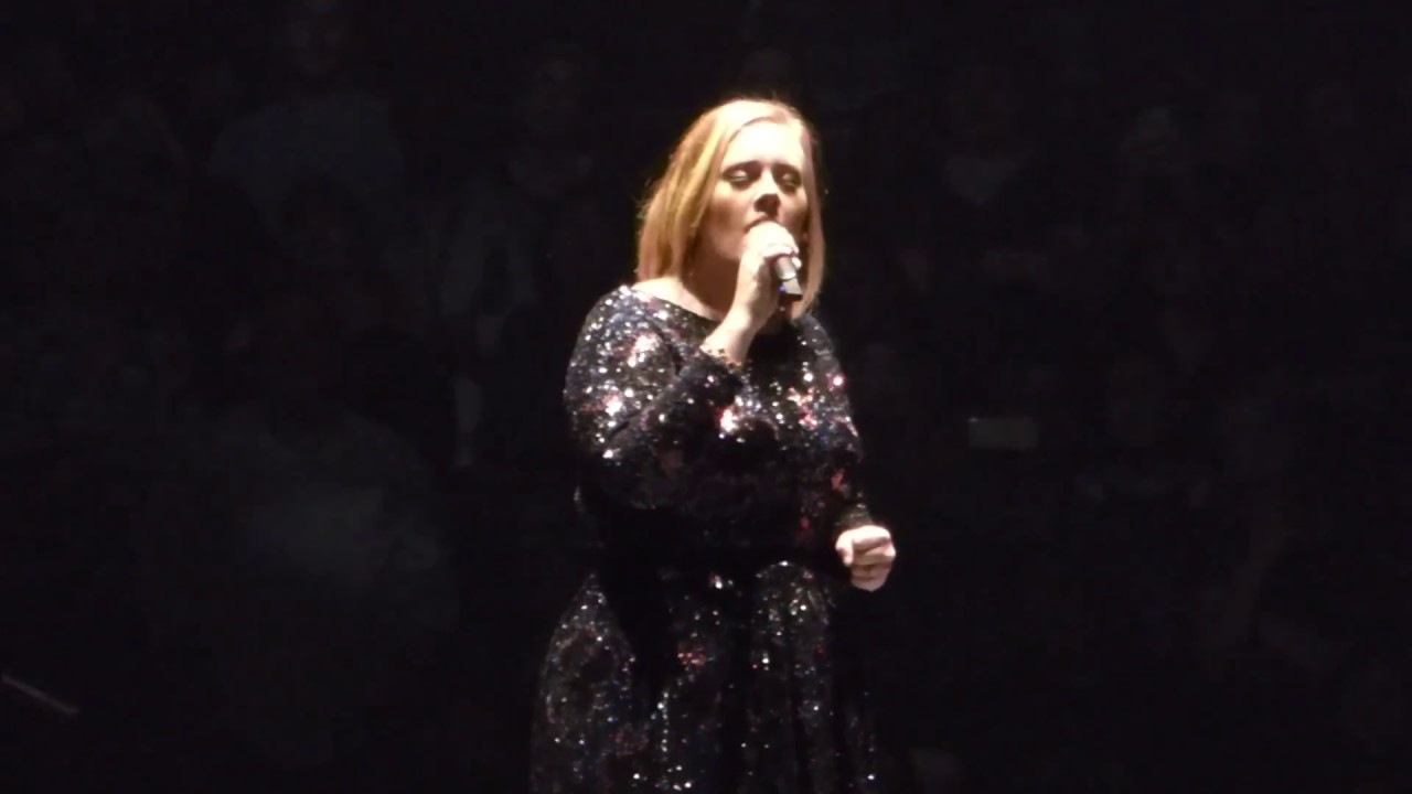 Adele - Adele Speaks To Crowd / Someone Like You LIVE Austin Tx. 11/4/16