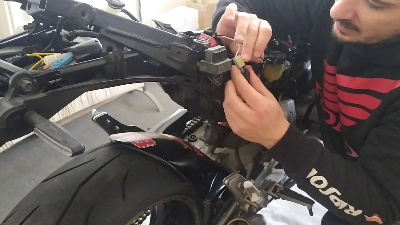 Collegamento Relè frecce a led