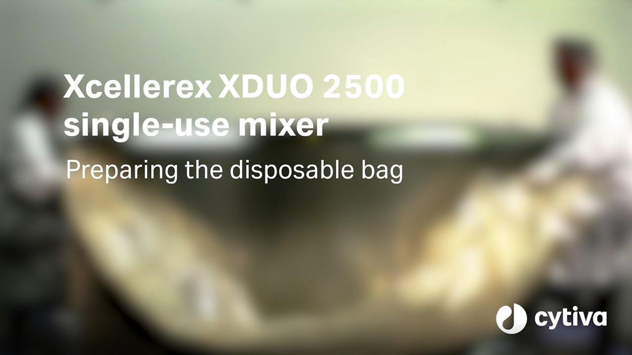 Xcellerex&trade; XDUO 2500 Single-use Mixer:  Preparing the disposable bag