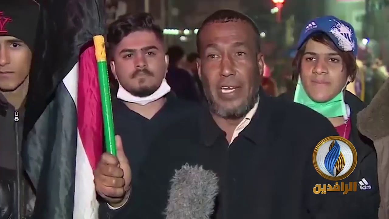 أحد أتباع التيار الصدري يتبرأ من التيار بعد أوامر مقتدى لأنصاره بالانسحاب من ساحات الاعتصام.