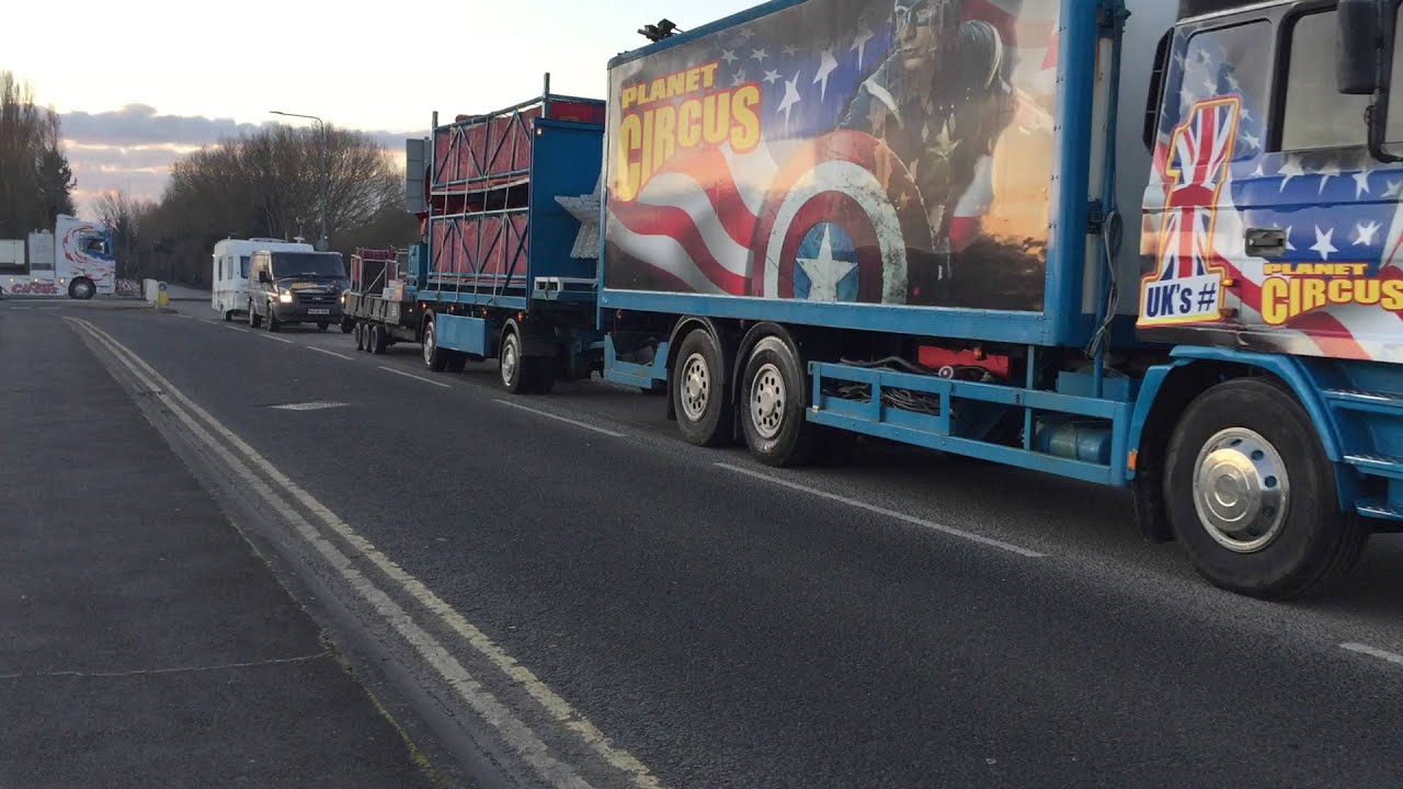Planet Circus convoy leaving Cleethorpes 2016