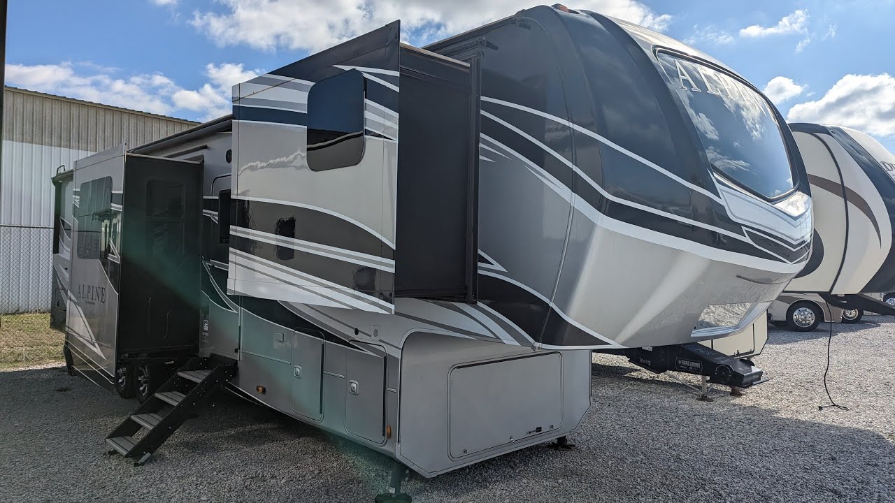 2022 Keystone Alpine 3790FK www.YourRvBroker.com