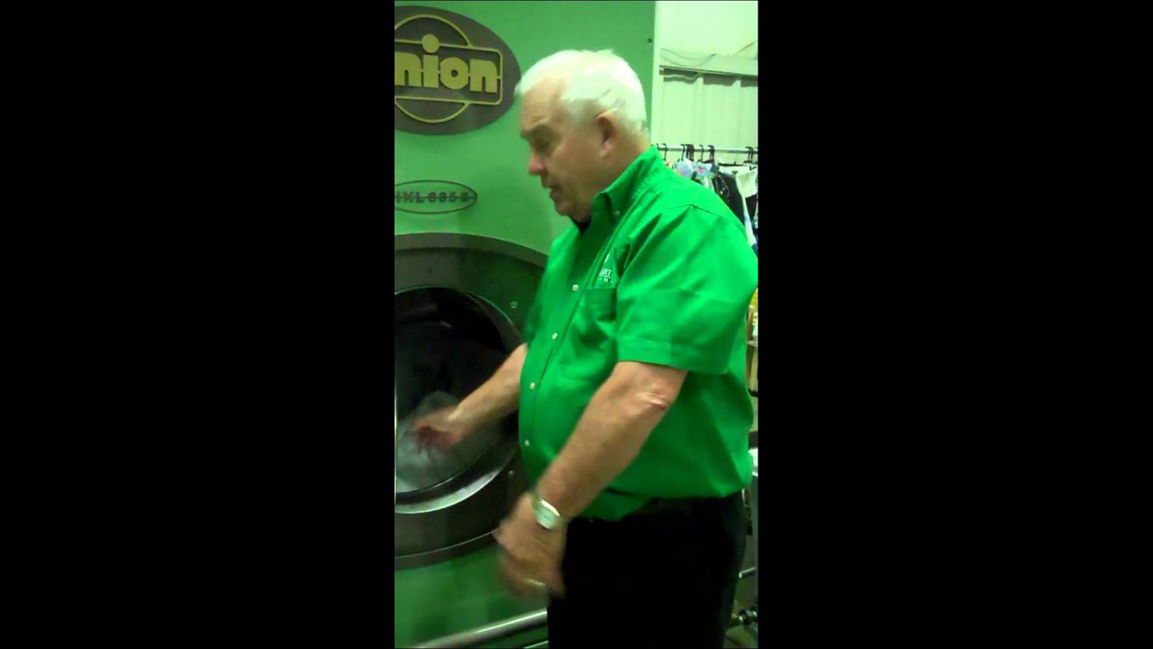 GreenEarth Technical How to Coat Spin Discs.©2012 GreenEarth Cleaning LLC. All rights reserved.mp4