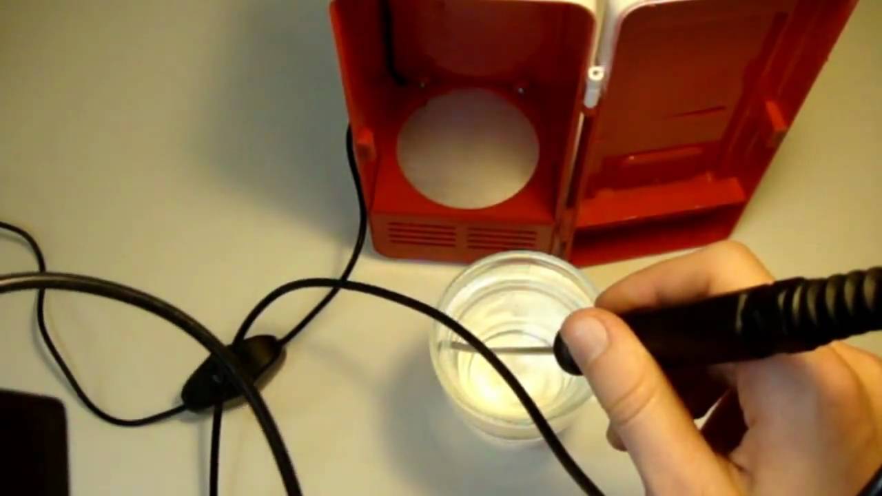 Review zu dem USB Mini Retro Kühlschrank von stronggorilla.com